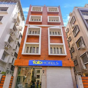 Hotel Fabhotel Restin Kolkata
