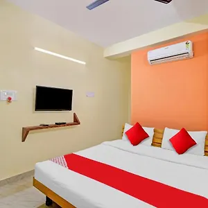 Oyo Flagship 70210 Sonar Bangla Madhyamgram