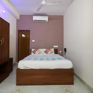 Hotel O Adri Near Metro Station 4*