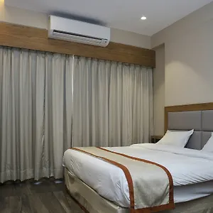 호텔 Oyo 11453 Radhe Palace 3*