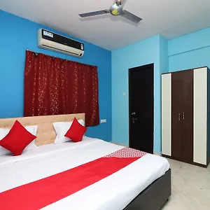 Hotel Oyo 7111 Fanindra 2*