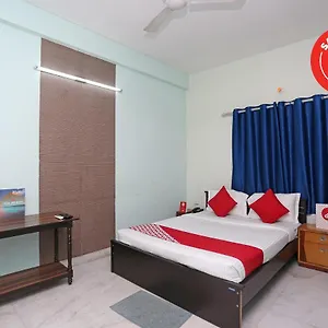 Oyo 9315 Maple Comfort Hotel