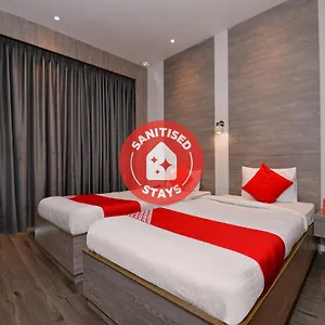 Vaccinated Staff - Capital O 7899 Casa Hotell