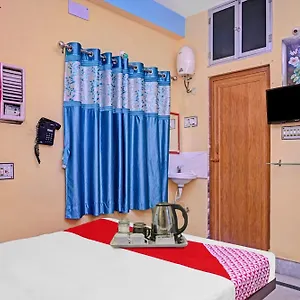 Oyo Flagship Shree Corporate Near Tcs Gitabitan Hotel 3*