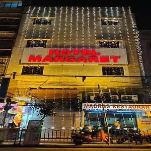 Margaret, Hotel