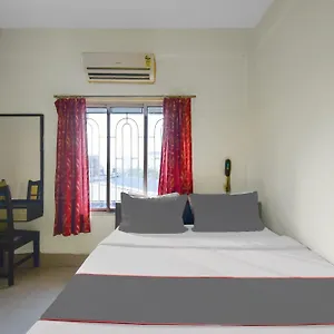 Hotel Capital O Kabita Near Acropolis Mall 2*