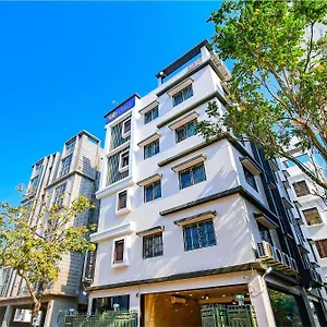 Fabhotel Dream World Residency - Nr Biswa Bangla Gate 3*