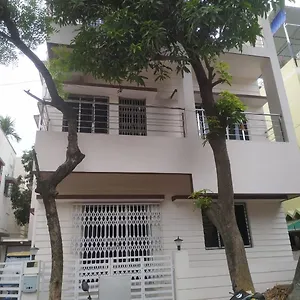 Hotel Residency Moon Kolkata