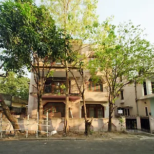 Oyo 8129 Coral Residency Center Hotel 3*