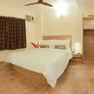 Emerald Suites Pensión 3*