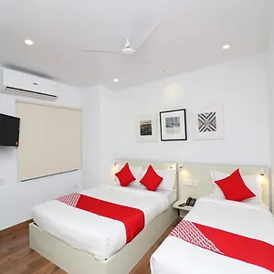Oyo 15637 Transit Express Hotel Kolkata