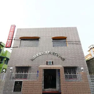 Oyo 23364 Hcn 2* Kolkata