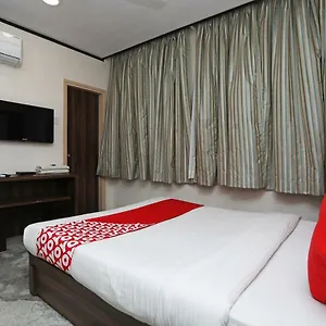 Hotel Oyo 15966 Shivam