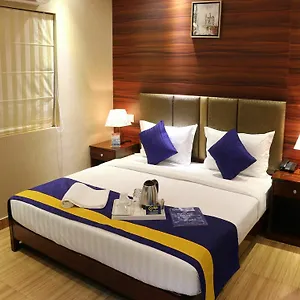 Oyo Premium Lansdowne Hotel