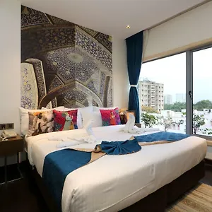 Gallery 67 Hotel 3*