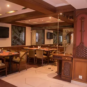 Hotel Oyo 7222 Chowdhury's Estates Calcutta